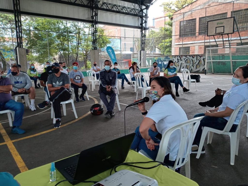 El INDER inspeccionó escenarios de la Comuna 15